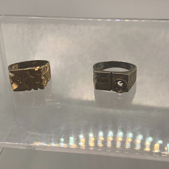 Lot of 2 Salesman Sample Men's ELECTRO PLATED  UNMARKED Size 8 Rings - Picture 1 of 2